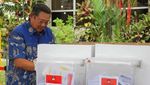 Momen SBY Saat Nyoblos di KBRI Singapura