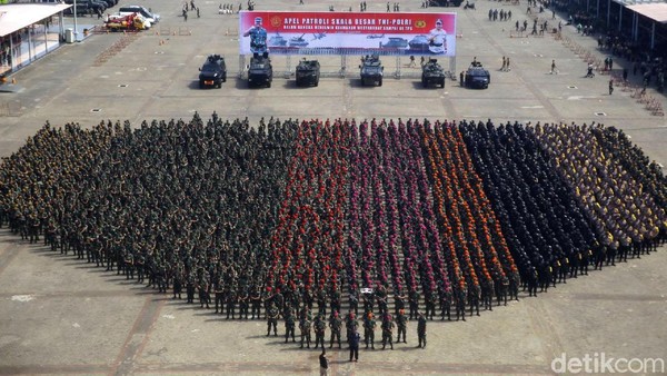 Ribuan Personel Gabungan Gelar Apel Skala Besar