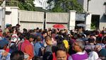 Potret WNI di Kuala Lumpur Berbondong-bondong Nyoblos di KBRI