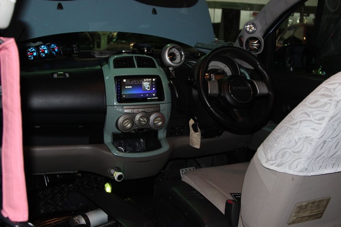 Bukan Cuma Gaya-gayaan, Pria Ini Modif Mobil untuk Kaum Difabel