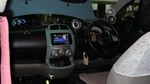Bukan Cuma Gaya-gayaan, Pria Ini Modif Mobil untuk Kaum Difabel
