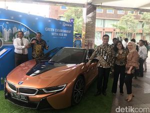 Orang Kaya di Indonesia Beli Mobil Mewah Juga Kredit Lho