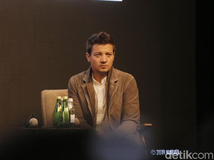 Cerita Persahabatan Avengers di Mata Jeremy Renner