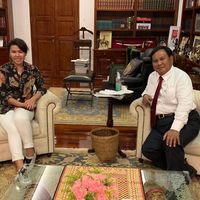 Beda Kejutan Ahok dan Adiknya