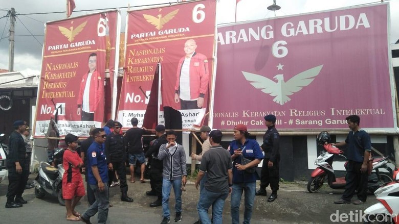 Penertiban APK di Banyuwangi Diwarnai Penyekapan Petugas Penertiban APK di Banyuwangi Diwarnai Penyekapan Petugas