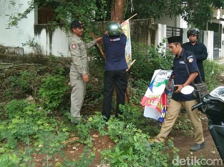 Caleg Pemasang Bandel, Bawaslu Lamongan Lanjutkan Penertiban APK Caleg Pemasang Bandel, Bawaslu Lamongan Lanjutkan Penertiban APK