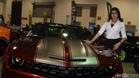 Model seksi tetap meramaikan International Automodified. Foto: Ruly Kurniawan/detikcom