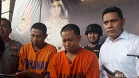 Di hadapan wartawan di Mapolda Jatim Jalan Ahmad Yani Surabaya, Senin (15/4/2019), Aris mengaku sangat menyesal.