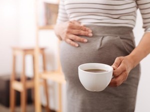 Pesan Kopi di Kafe, Wanita Hamil Ini Justru Diserang Oleh Orang Asing