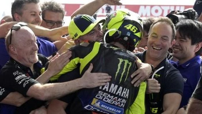 Valentino Rossi tak kecewa-kecewa amat meski gagal menang di MotoGP Amerika Serikat (Juan MABROMATA / AFP) Valentino Rossi tak kecewa-kecewa amat meski gagal menang di MotoGP Amerika Serikat (Juan MABROMATA / AFP)
