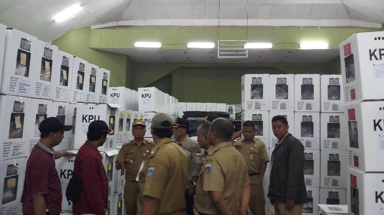248.448 Surat Suara Mulai Dikirim ke 6 Kelurahan di Jagakarsa 248.448 Surat Suara Mulai Dikirim ke 6 Kelurahan di Jagakarsa