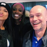 Ella pun mendapatkan wajah cantiknya dari sang ibu, Lorraine Pascale, yang merupakan seorang chef dan mantan model. Sedangkan ayahnya adalah pengusaha Polandia Kazimierz Balinski-Jundzill. Sayangnya orangtua Ella yang berbeda ras sudah berpisah. Foto: Instagram Ella Balinska