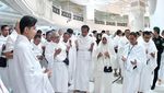 Potret Jokowi Cium Hajar Aswad dan Cukur Tahalul Iriana-Gibran-Kaesang