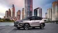 RS-5 adalah SUV kompak yang memliki dimensi dengan panjang 4,570 mm (179,9 in), lebar 1,870 mm (73,6 in), dan tinggi 1,720 mm (67,7 in). Foto: Pool (carscoops)
