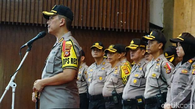 Setiap 2 Polisi di Kota Bandung Kawal Pengamanan 12 TPS