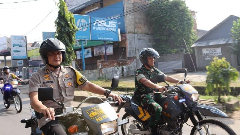 Amankan Pemilu, TNI-Polri Konvoi Keliling Purwakarta Amankan Pemilu, TNI-Polri Konvoi Keliling Purwakarta
