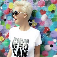 Vanessa Ogden Moss kini punya mobil mewah hingga muncul di sampul majalah ternama karena kesuksesannya. Wanita asal Inggris ini telah menghasilkan lebih dari £1.7 juta (Rp 31 miliaran) meskipun hanya bekerja beberapa jam dalam seminggu dari rumah. Foto: Dok. Instagram @vanessaogdenmoss