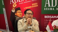 Cak Imin memberikan pemaparan terkait buku yang diluncurkannya.