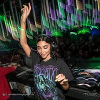 Wanita yang berprofesi sebagai DJ itu pernah menjalin hubungan cinta dengan suami Hailey Baldwin di tahun 2014. Di tahun yang sama, Chantel dan Bieber sama-sama masuk penjara.  Foto: Instagram