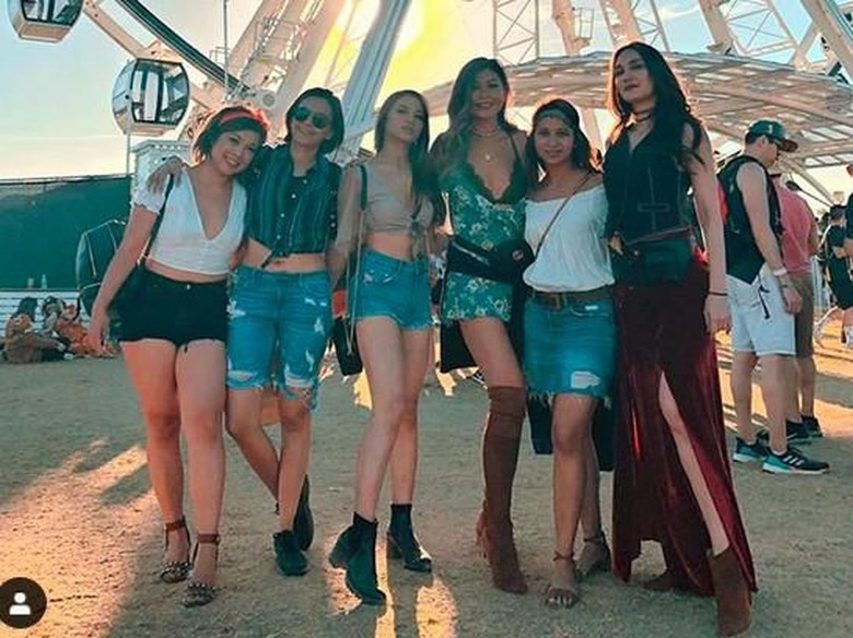 Nonton Coachella, Penampilan Luna Maya Jadi Sorotan Nonton Coachella, Penampilan Luna Maya Jadi Sorotan
