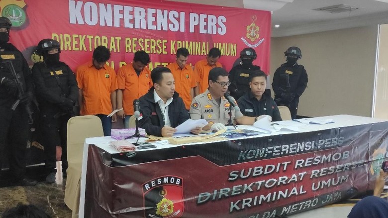 Polisi Tangkap Pembobol ATM Modus Ganjal ATM Pakai Tusuk Gigi Polisi Tangkap Pembobol ATM Modus Ganjal ATM Pakai Tusuk Gigi