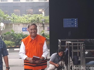 Baru Diperiksa KPK Sore, Tersangka Korupsi e-KTP Mengaku Ketiduran