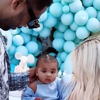 Ayah dari True, Tristan Thompson hadir di pesta ulang tahun putrinya. Momen itu menjadi yang pertamakalinya keluarga ini berkumpul kembali setelah skandal perselingkuhan Tristan dan Jordyn Woods. Foto: Dok. Instagram