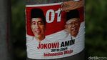 Stiker Kampanye Masih Mejeng di Kawasan Gandaria