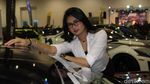 Model Seksi Malaysia dan Chevrolet Camaro