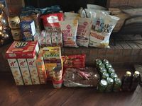 Miris! Demi Berhemat, Orang Tua Beri Makan Anaknya Dari Tempat Sampah 