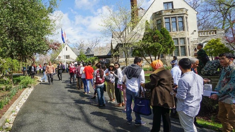 Antusiasme WNI di Washington Nyoblos, Antre Sejak Sebelum TPS Dibuka Antusiasme WNI di Washington Nyoblos, Antre Sejak Sebelum TPS Dibuka