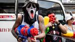 Foto: Serunya Tradisi Perang Air di Thailand