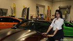 Model Seksi Malaysia dan Chevrolet Camaro