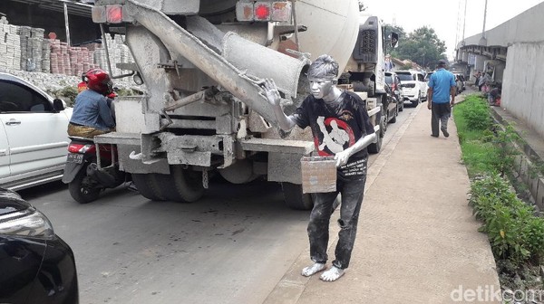 Foto: Perjuangan Hidup Manusia Silver