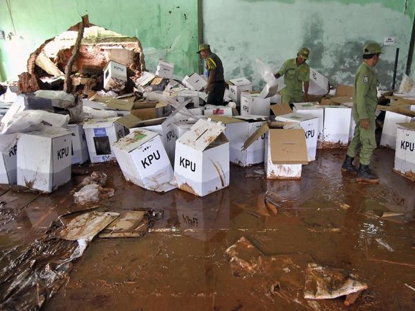 Ratusan Kotak Suara di Bogor Rusak Diterjang Banjir