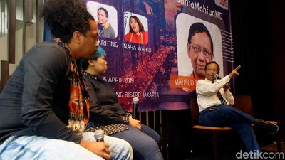 Yuk, Lihat Serunya Diskusi Mahfud MD Bareng Generasi Milenial