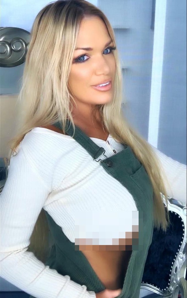 Di usianya sekarang, Gina adalah ibu dari empat orang anak dan juga telah memiliki cucu. Foto: Instagram @ginastewart