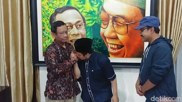 Yusuf Mansur Silaturahmi ke Mahfud MD dan Gus Ipul