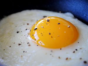 Telur Mata Sapi Lebih Enak Kalau Dibuat dengan Cara Ini