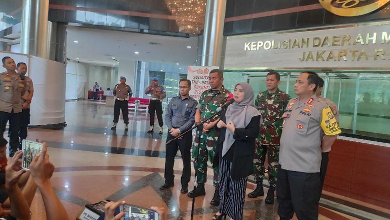 KPU-Polri Gelar Telekonferensi, Bahas Pencoblosan di TPS KPU-Polri Gelar Telekonferensi, Bahas Pencoblosan di TPS