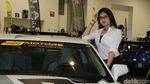 Model Seksi Malaysia dan Chevrolet Camaro