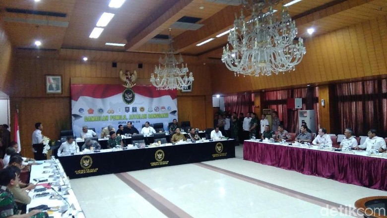 Wiranto: Amankan TPS dari Gangguan, Polri/TNI Tetap Netral Wiranto: Amankan TPS dari Gangguan, Polri/TNI Tetap Netral