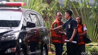 Cipto diduga bersama-sama Moch Anton selaku mantan Wali Kota Malang dan Jarot Edy Sulistiyono selaku mantan Kadis PUPPB Malang memberikan suap ke Moch Arief Wicaksono selaku mantan Ketua DPRD Kota Malang dan puluhan anggota DPRD Kota Malang lainnya.
