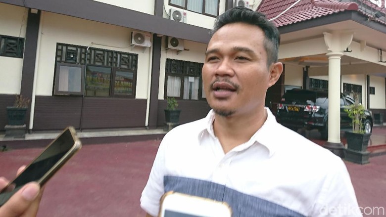 Oknum Polisi yang Jadi Backing Pembalakan Sonokeling Jadi Tersangka Oknum Polisi yang Jadi Backing Pembalakan Sonokeling Jadi Tersangka