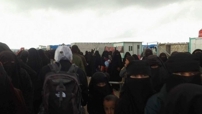 Pengantin ISIS Sekarang Jadi Polisi Moral di Kamp Pengungsi Suriah Pengantin ISIS Sekarang Jadi Polisi Moral di Kamp Pengungsi Suriah