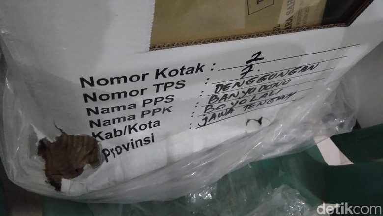 Ratusan Kotak Suara di Boyolali Rusak Akibat Kehujanan Ratusan Kotak Suara di Boyolali Rusak Akibat Kehujanan