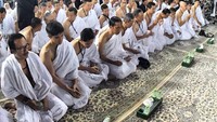 Momen Jokowi dan rombongan berdoa di Masjidil Haram. Foto: Laily Rachev/Biro Pers Setpres