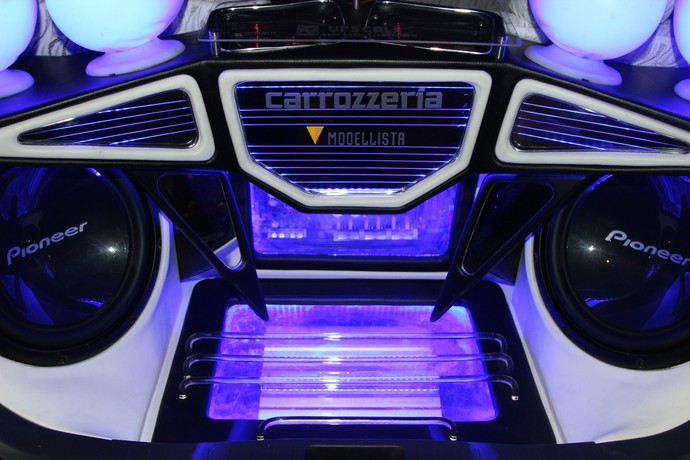 Bukan Cuma Gaya-gayaan, Pria Ini Modif Mobil untuk Kaum Difabel