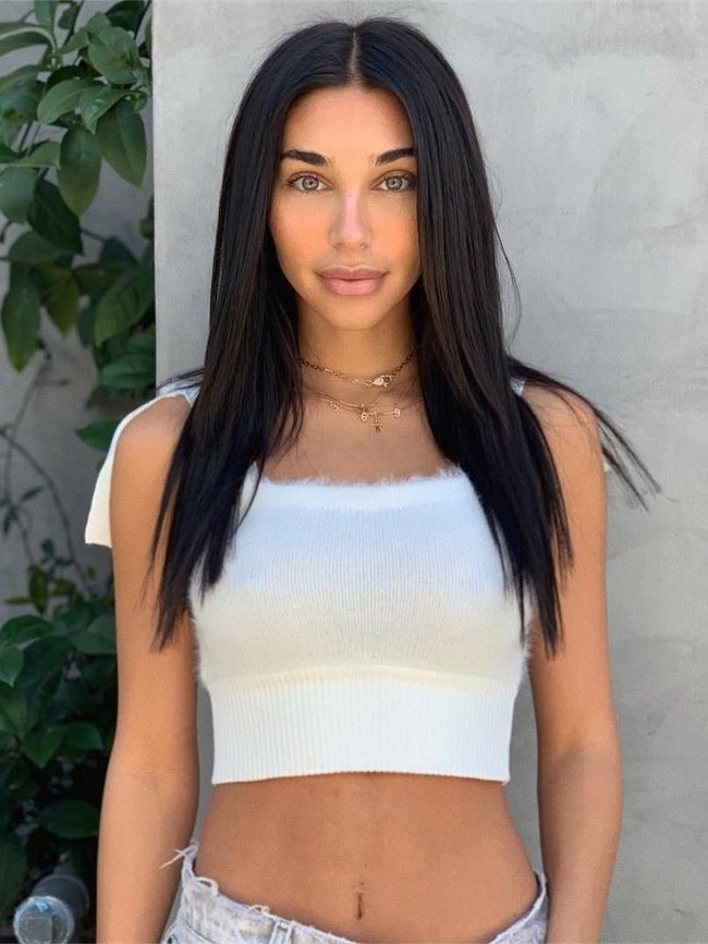 Tiga tahun sebelumnya di 2011, model 26 tahun itu pun pernah dipenjara. Chantel membawa senapan di mobil lamborghini. Tak hanya membawa namun Chantel menikam seorang wanita dengan senjatanya itu.  Foto: Instagram