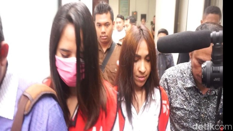 Ini Komentar Muncikari Siska dan Tentri Tentang Sosok Rian dan Deni Ini Komentar Muncikari Siska dan Tentri Tentang Sosok Rian dan Deni